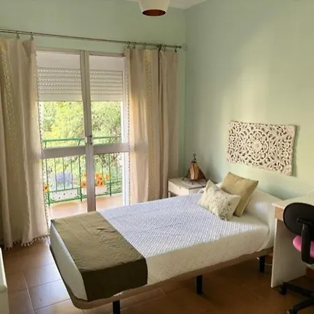 Rentalsevilla Bami Apartment